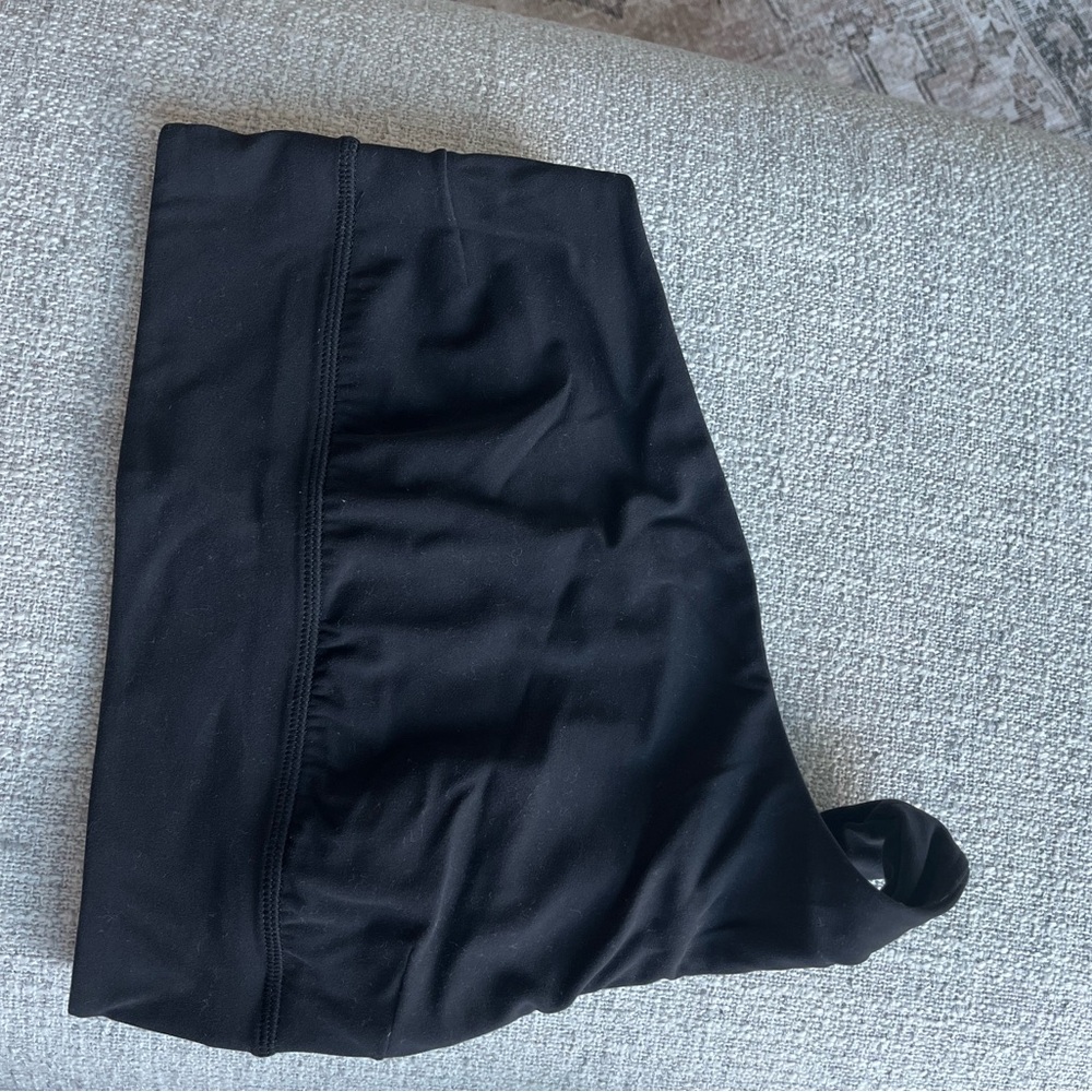 *DISCONTINUED* *LIKE-NEW* Black Lululemon One Shoulder Align Bra